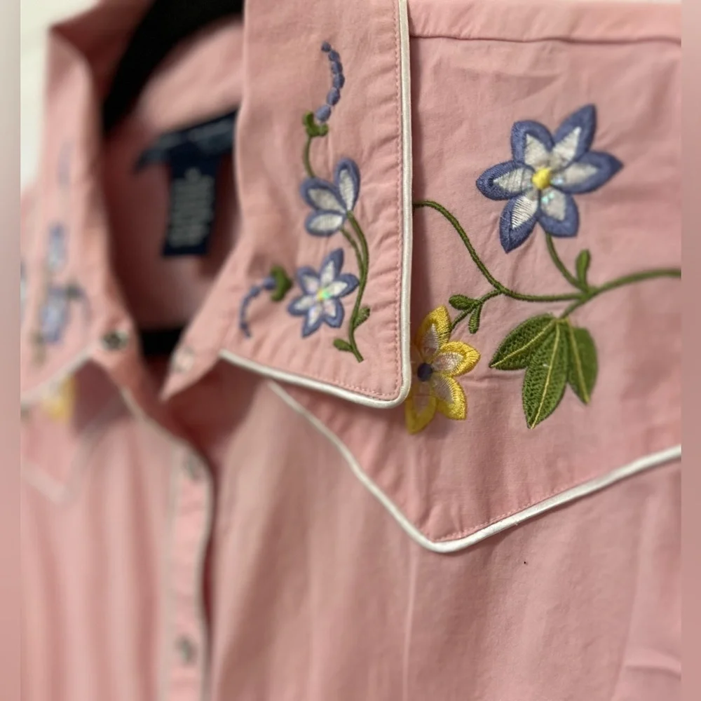 Susan Graver Women’s Western Shirt Sz L | Pink w Floral Embroidery Snaps